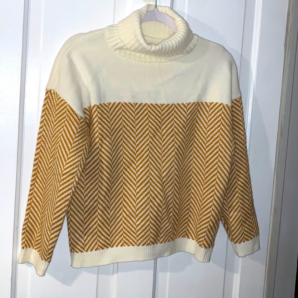 Patterned Turtleneck (S)